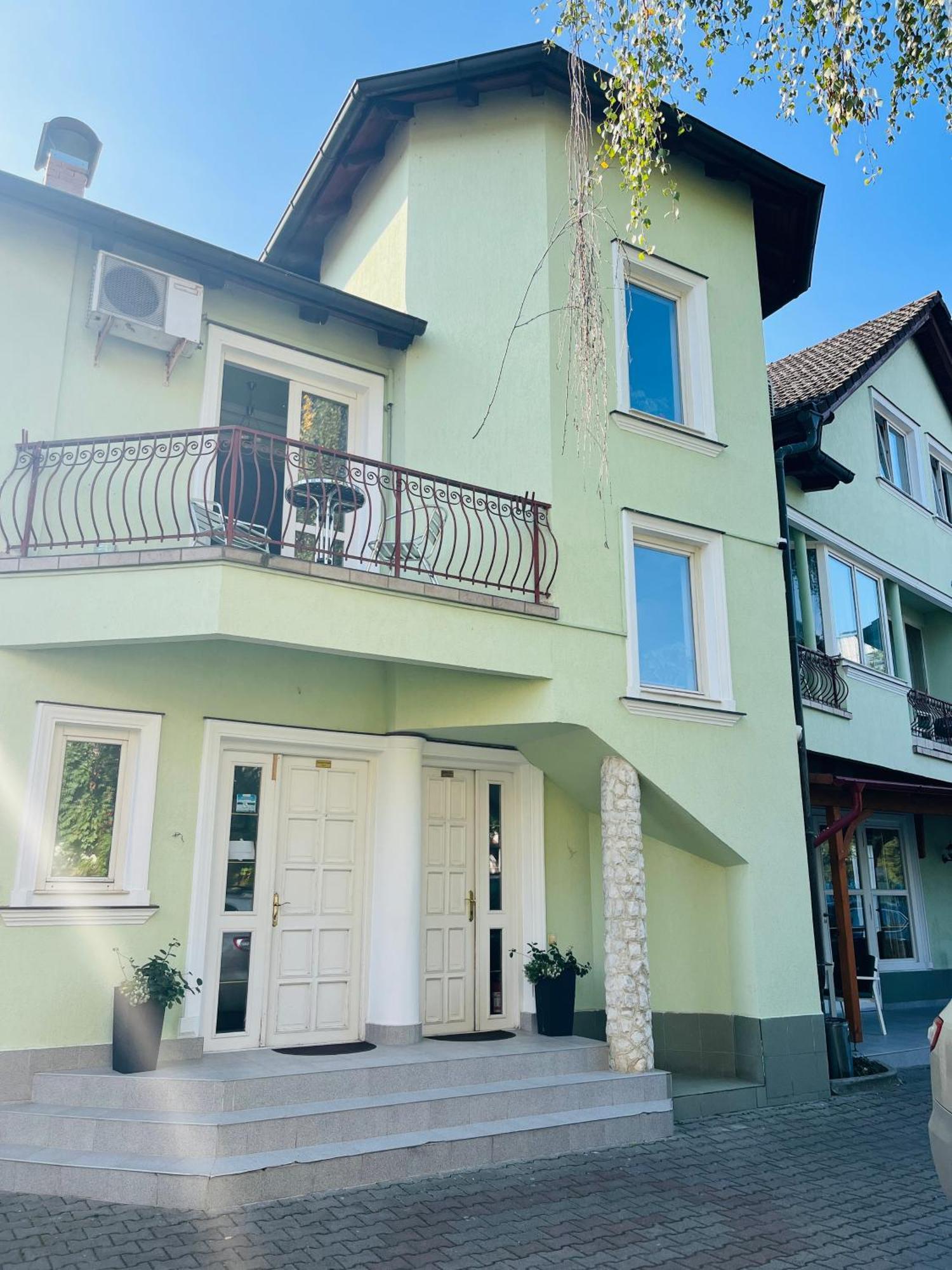 Pensiunea Curtea Bavareza Târgu-Mureş Exterior foto